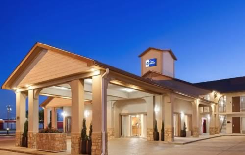 Lodging in towns nearby to Canton Texas